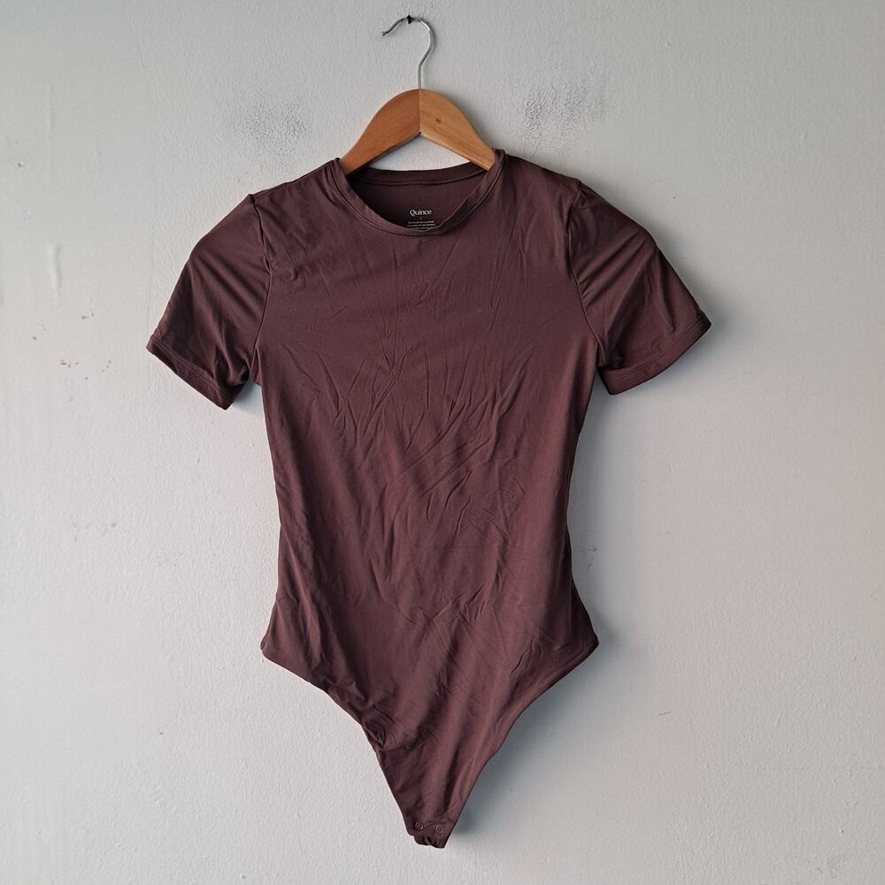 NWT Quince Second Skin T-Shirt Bodysuit Short Sleeve Crew Cocoa Women's Size S